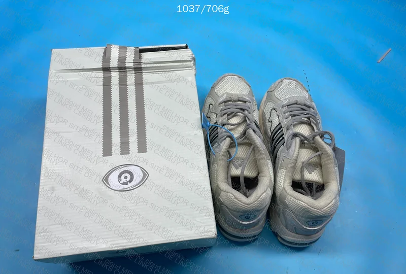 Adidas Response CL Bad Bunny 4