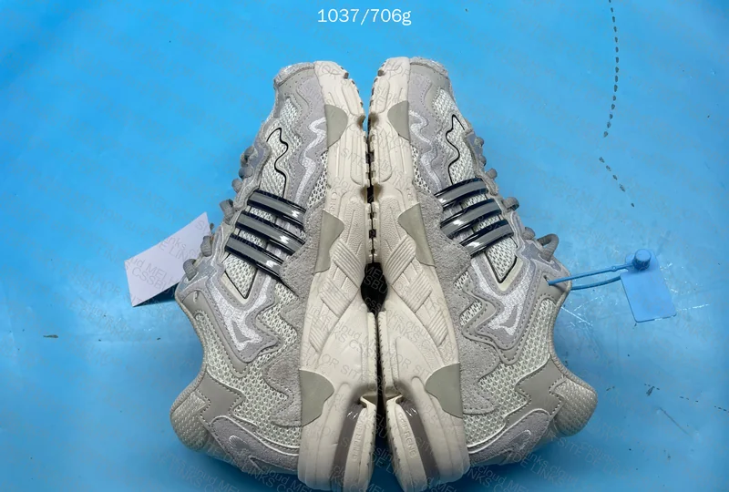 Adidas Response CL Bad Bunny 6