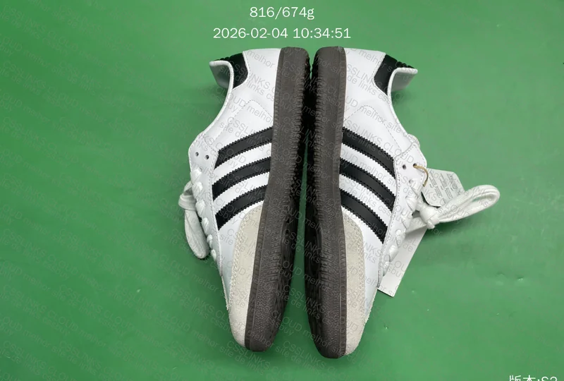 ADIDAS samba 4