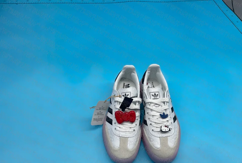 Adidas Sambae Hello Kitty for Mom 2