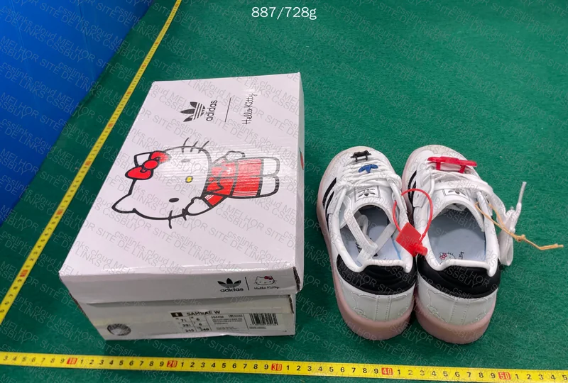 Adidas Sambae x Hello Kitty