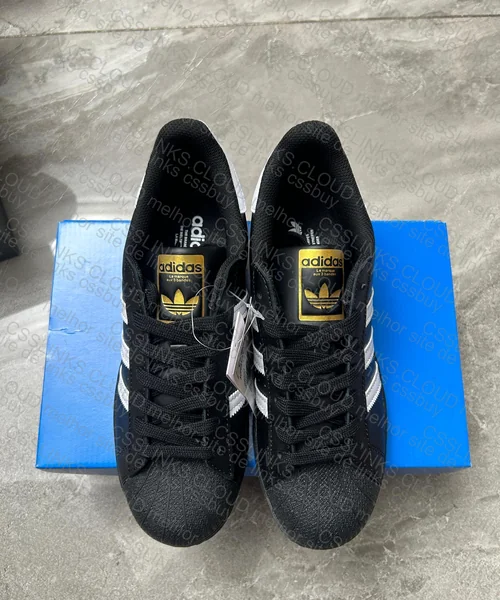 Adidas Superstar