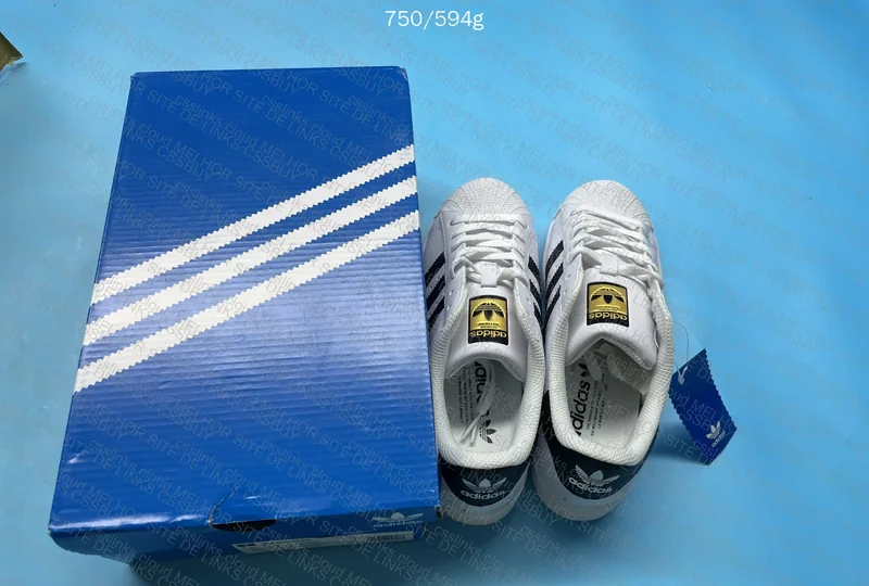 Adidas Superstar