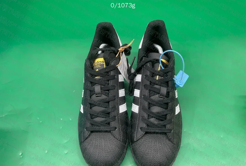 Adidas Superstar