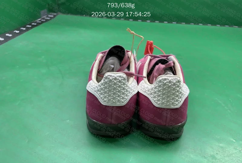 Adidas tang jacket ano novo chines + Adidas Gazelle 3