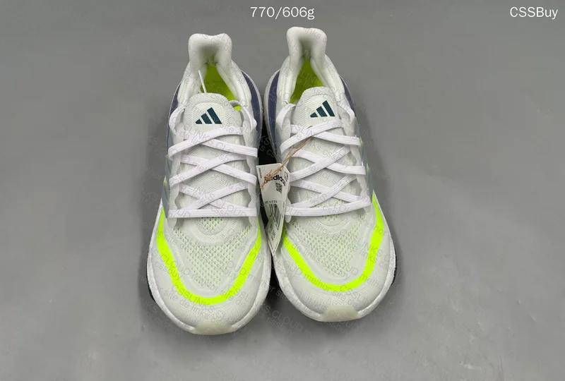 Adidas Ultra Boost 2023 LIGHT 4