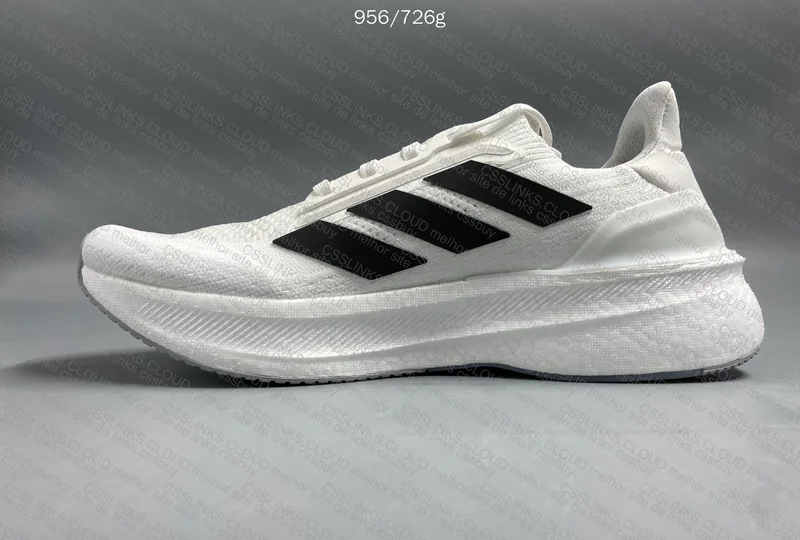Adidas Ultra Boost 2024 Price: 210Y Size: 43 BR / 45 EUR Weight: 726 W/O Box 3