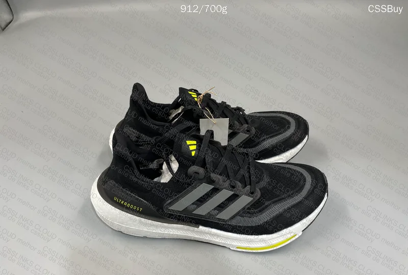 Adidas Ultra Boost Light 4