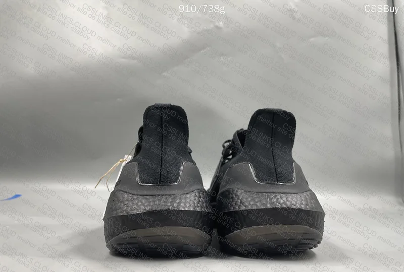 Adidas Ultraboost 22 3