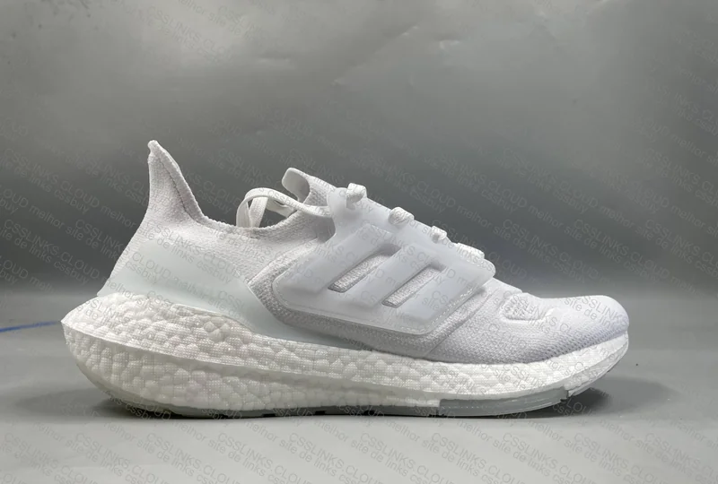 Adidas Ultraboost 22 Triple White 4