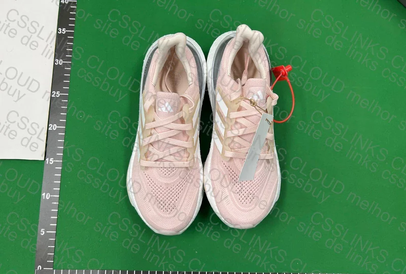 Adidas Ultraboost 240y