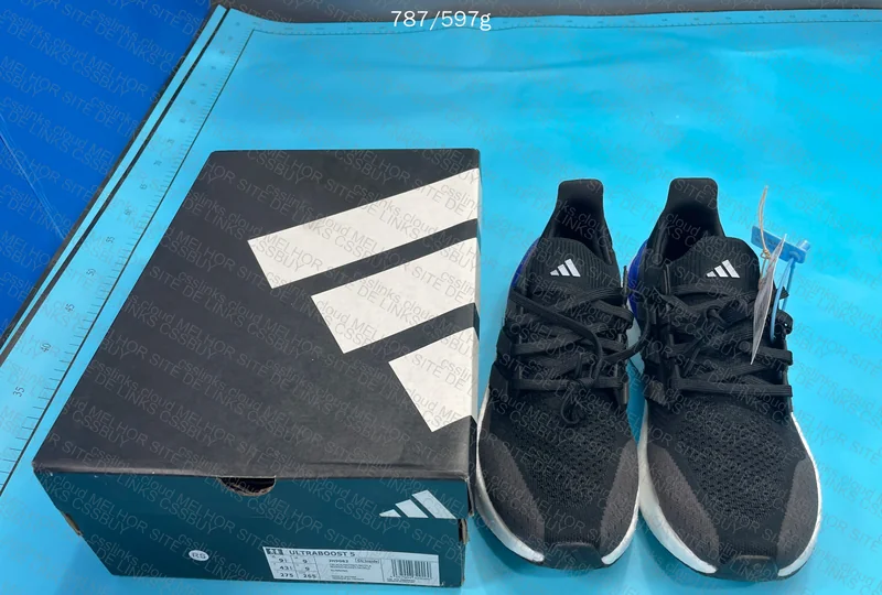 adidas Ultraboost 5