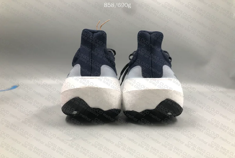 Adidas Ultraboost Light 4