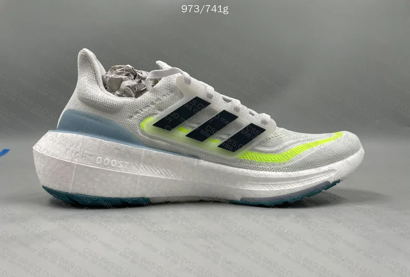 Adidas Ultraboost Light 4