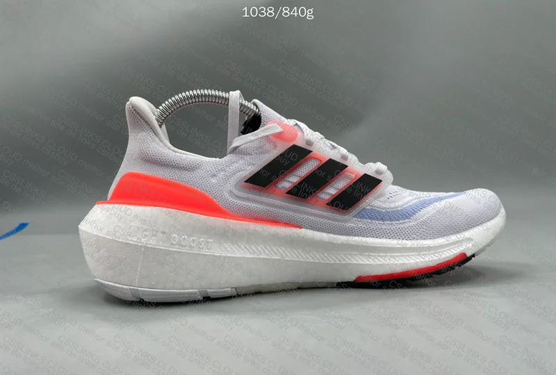 Adidas UltraBoost Light 2023 7