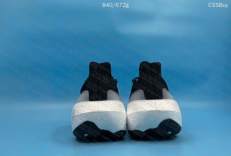 Adidas Ultraboost Light 23 2