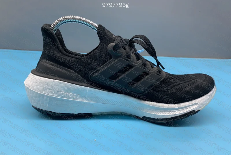 Adidas Ultraboost Light OVO 6