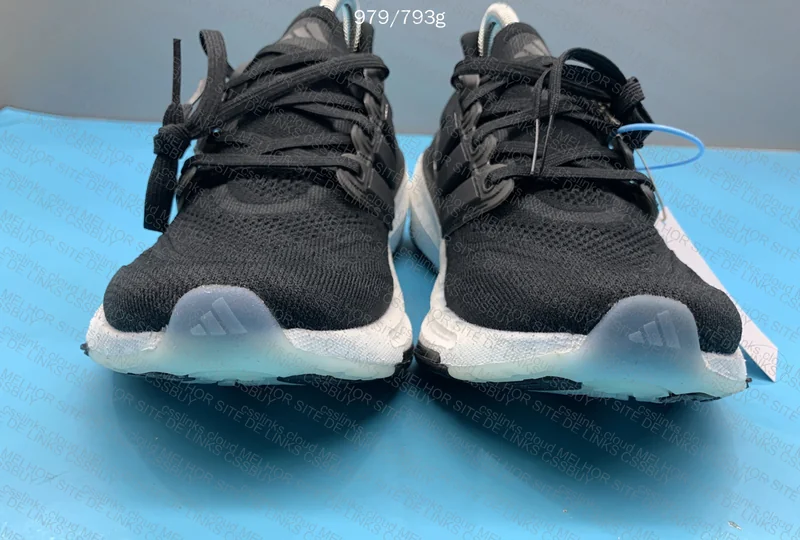 Adidas Ultraboost Light OVO 8
