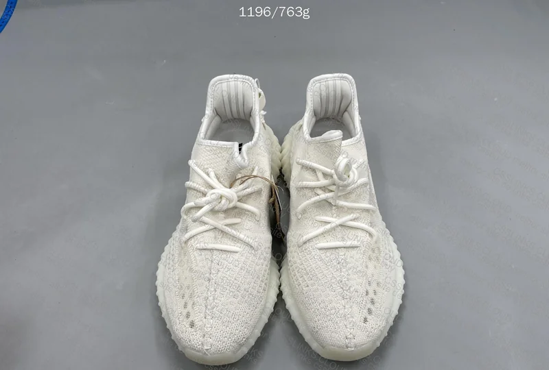 Adidas Yeezy 350 v2 - Bone 3