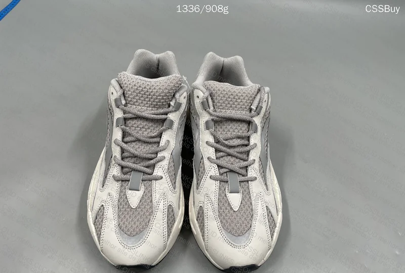 Adidas Yeezy 700 V2 Static