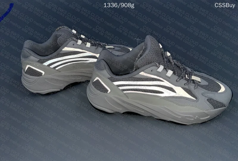 Adidas Yeezy 700 V2 Static 10