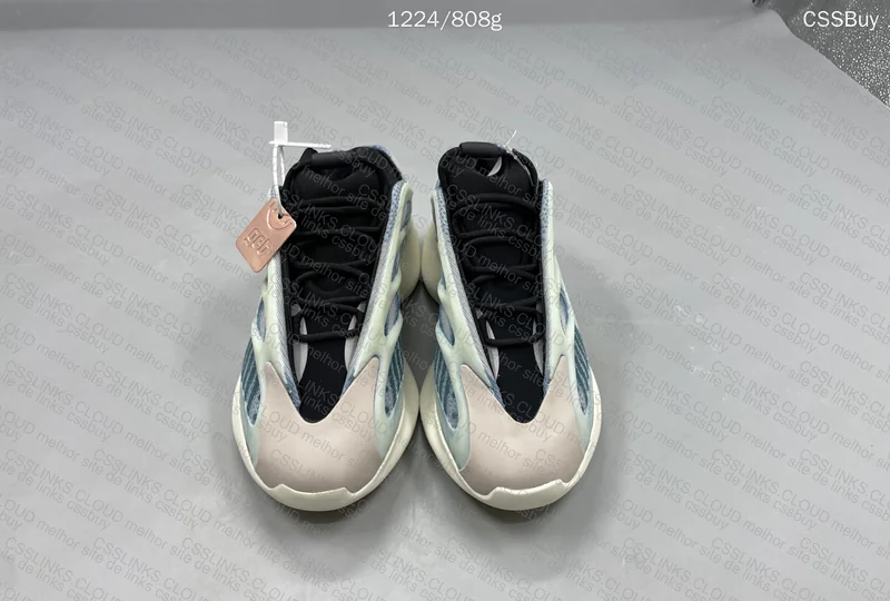 Adidas Yeezy 700 V3