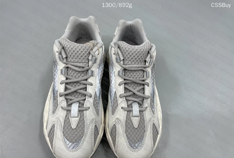 Adidas Yeezy 700v2 GL? 5