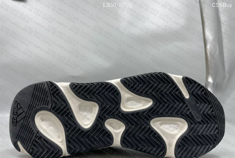 Adidas Yeezy 700v2 GL? 8