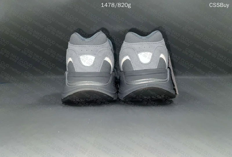 Adidas Yeezy Boost 700 3