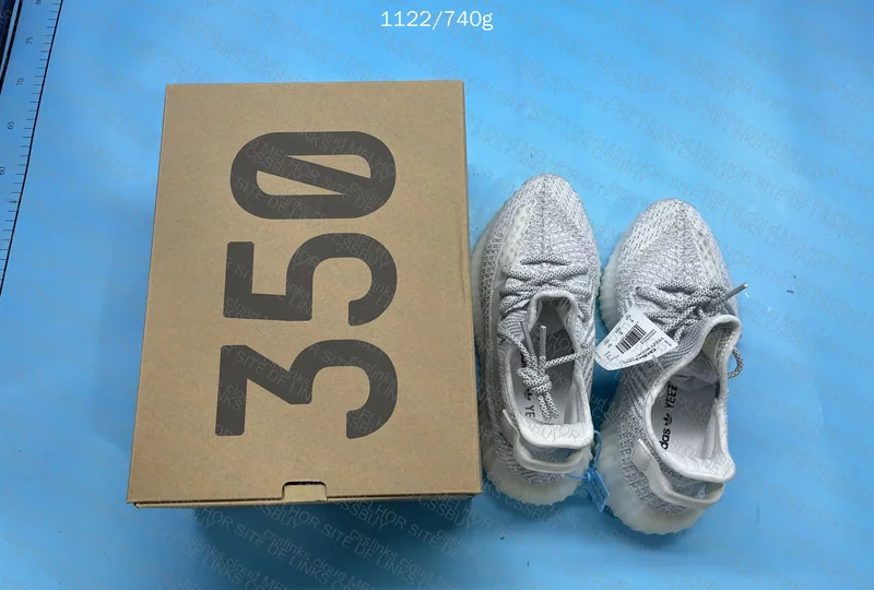 Adidas Yeezy 350 V2 2