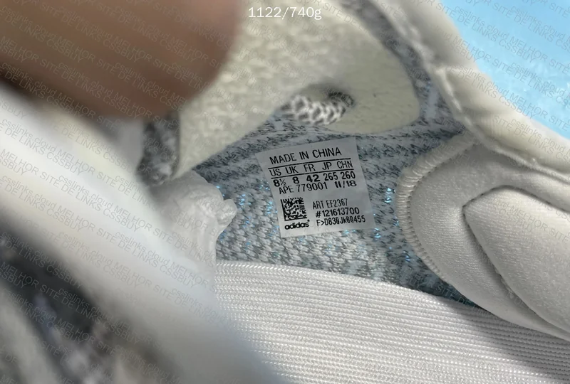 Adidas Yeezy 350 V2 4