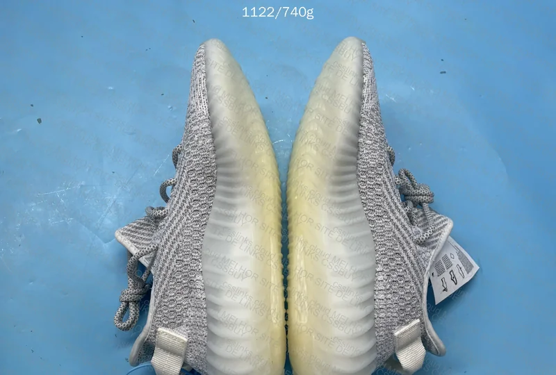 Adidas Yeezy 350 V2 8