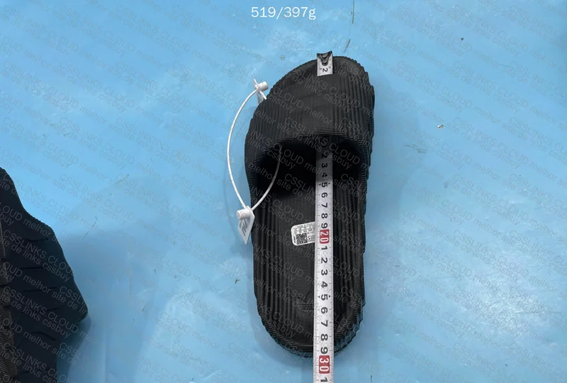 Adidas Adilette 22 (With Measurements) 4