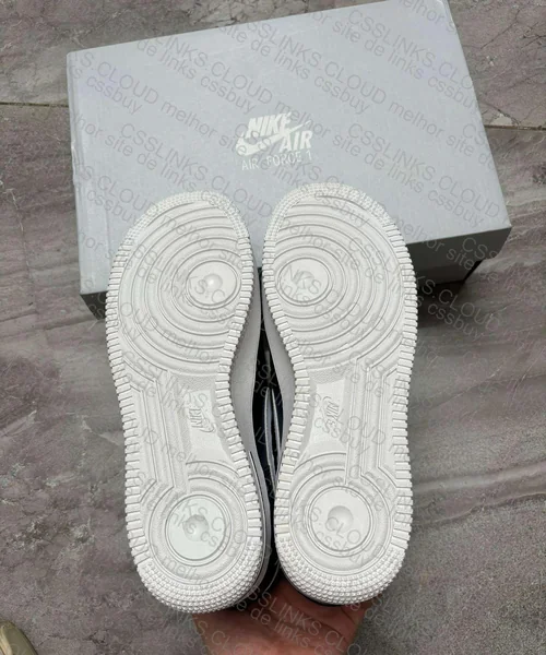 AF1 Black and White 3
