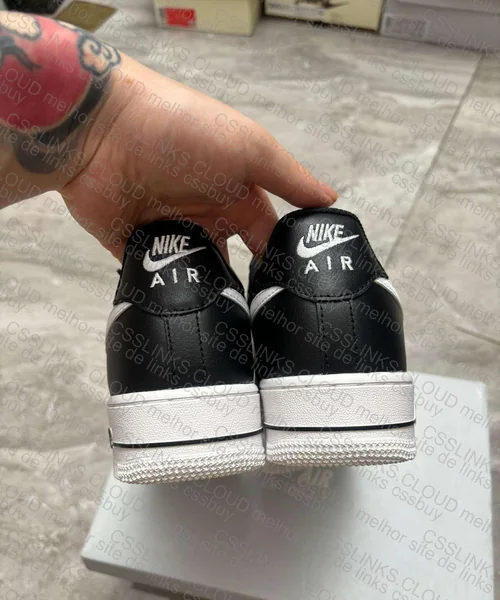 AF1 Black and White 4