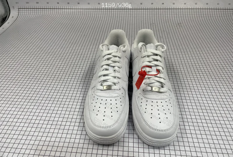 AF1 Low White 4