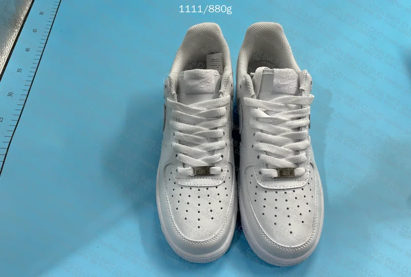 AF1 Pure White 3