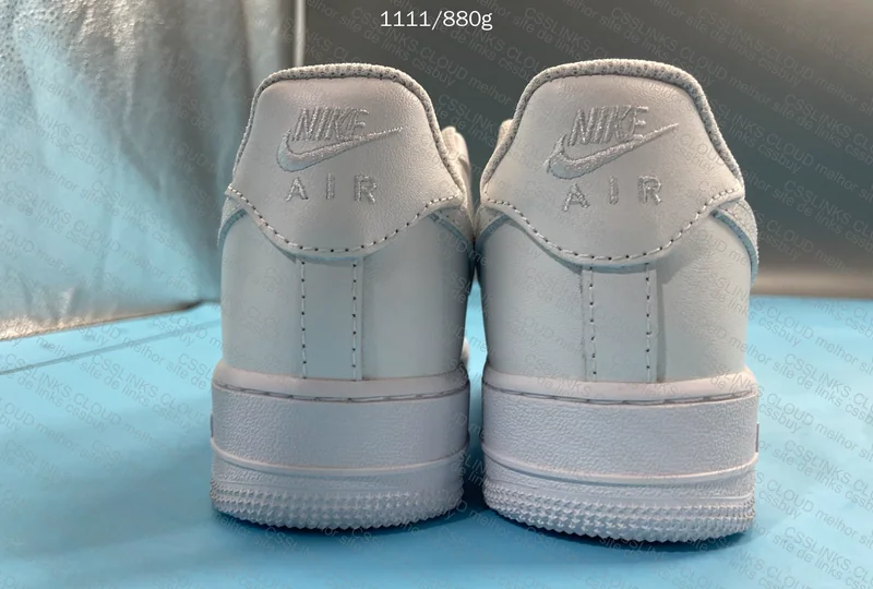 AF1 Pure White 4