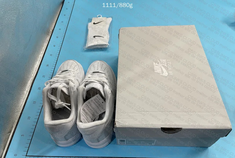 AF1 Pure White 8