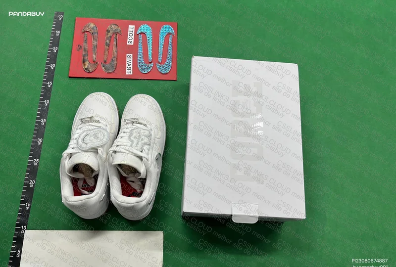 AF1 Travis Scott White
