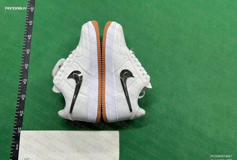 AF1 Travis Scott White 4