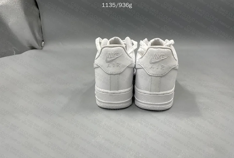 AF1 Triple White 4