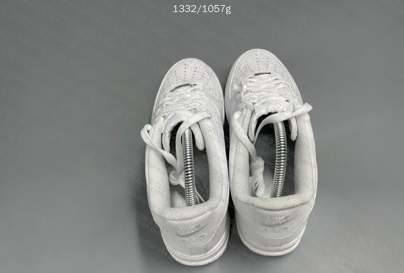 AF1 Triple White 8