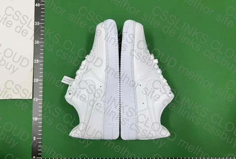 AF1 Triple White 4