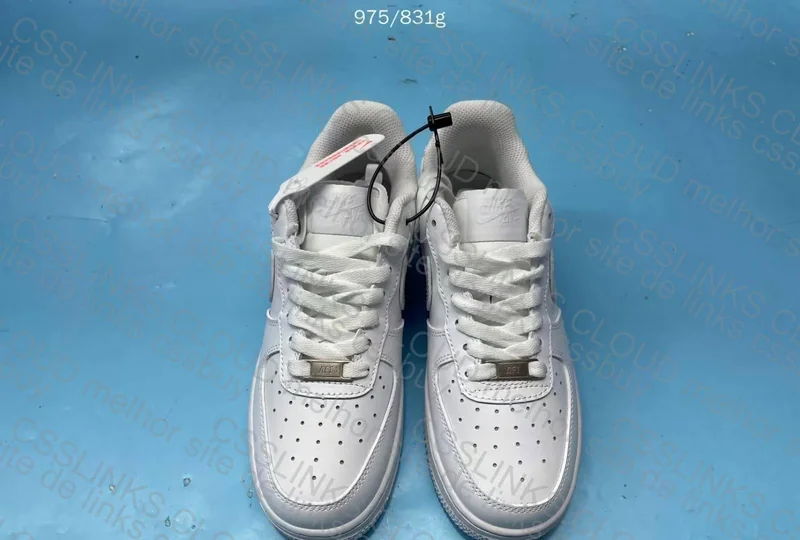 AF1 Triple White 3