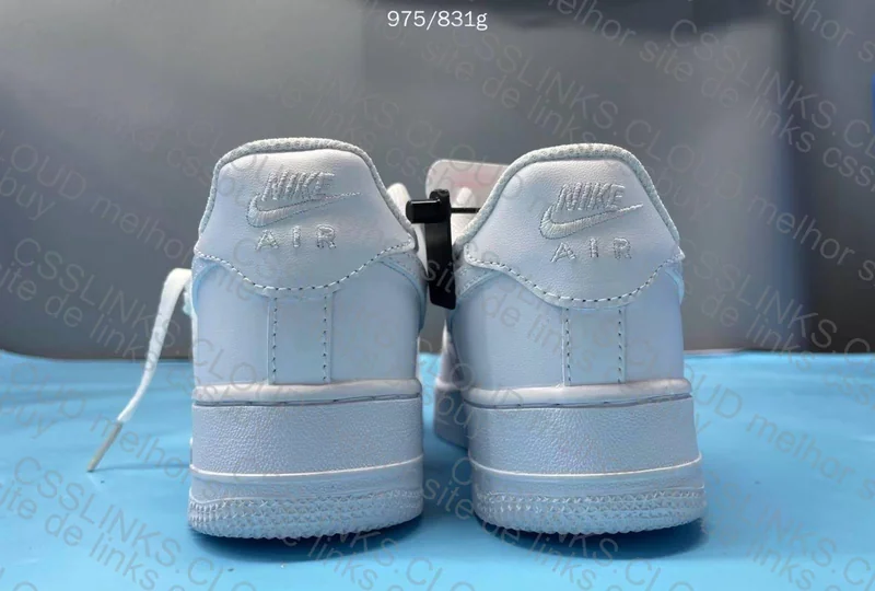 AF1 Triple White 4