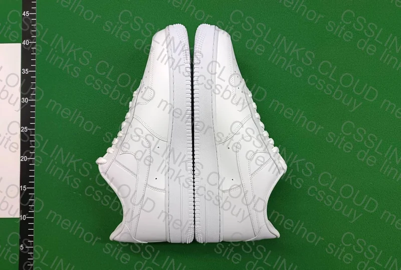 AF1 Triple White 3