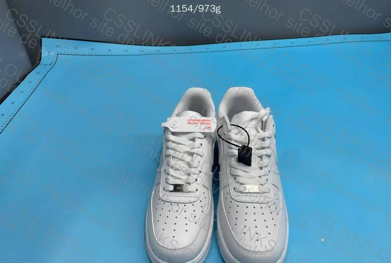 AF1 Triple White 4