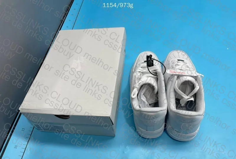 AF1 Triple White 8