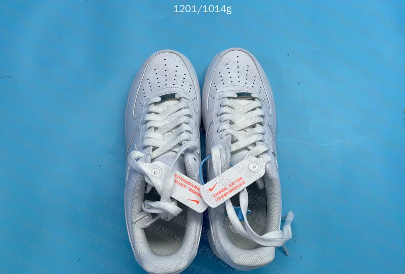 AF1 Triple White 8